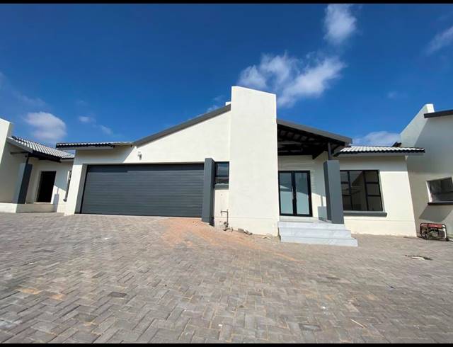 3 BEDROOM TOWNHOUSE FOR SALE IN BENDOR